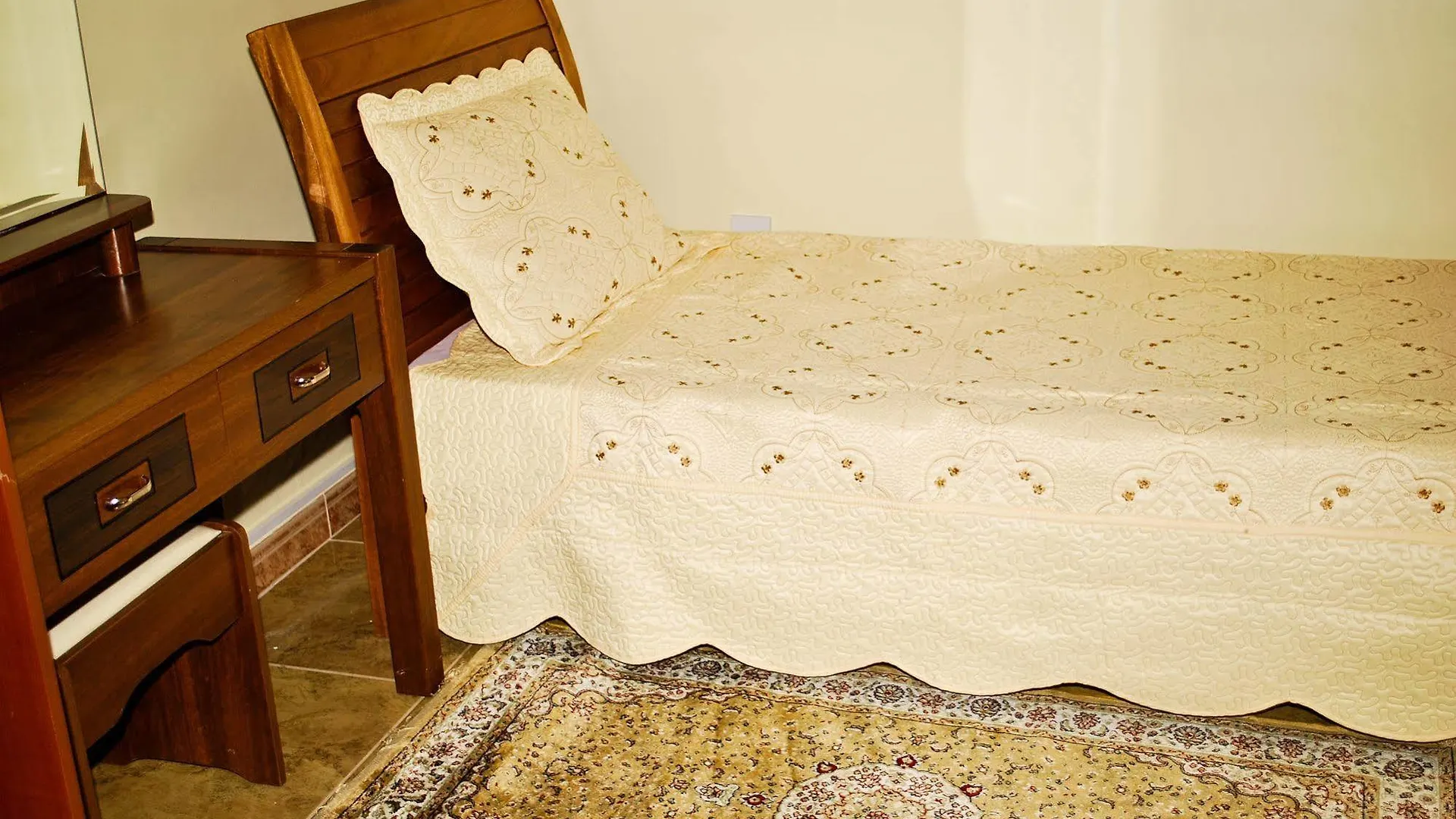 Apricot Guest House Kampala Hotel