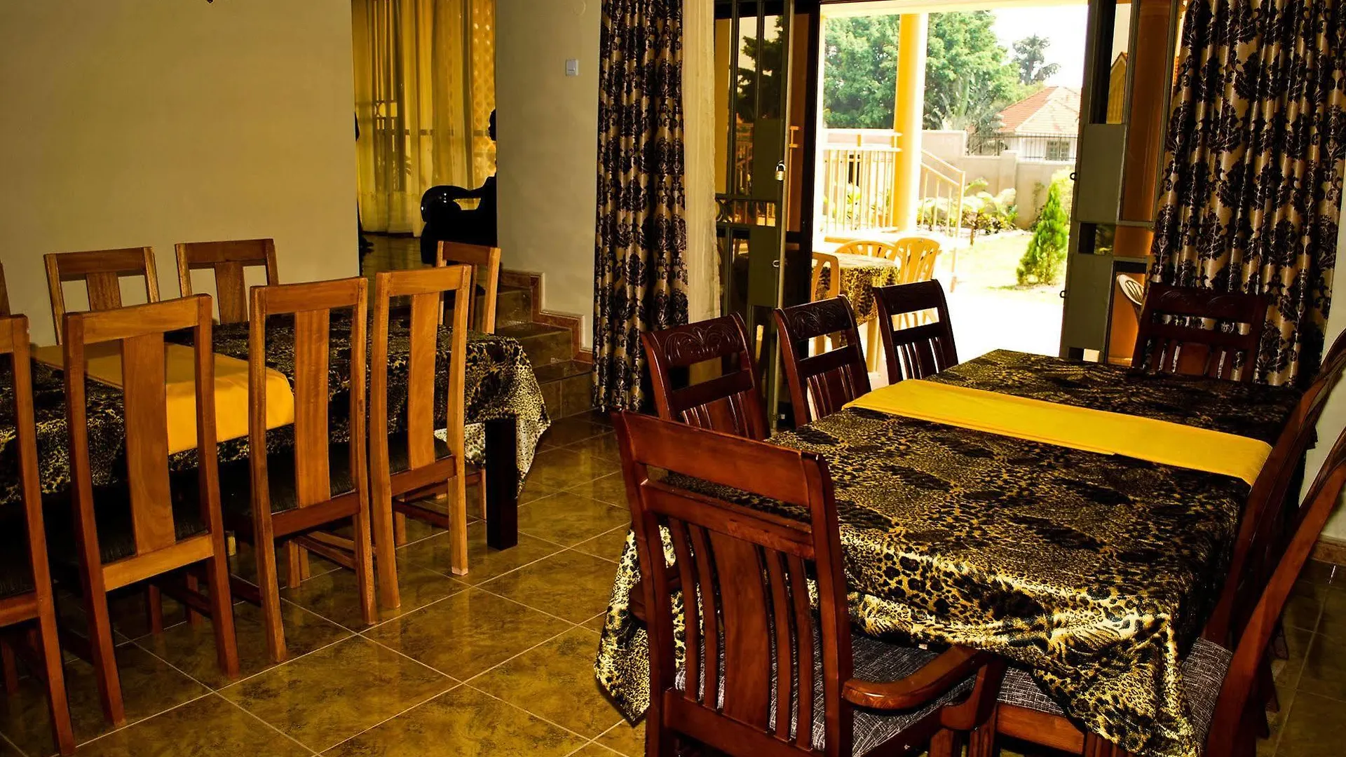 *** Hotel Apricot Guest House Kampala Uganda